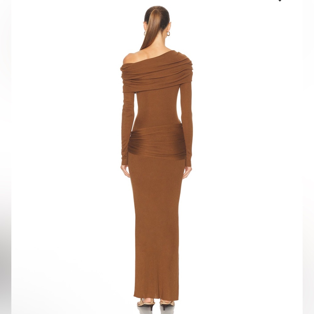 Aya muse off shoulder maxi dress Elegant Brown Off-Shoulder Dress - Picture 4 of 5